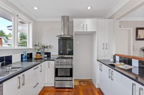 Photo of property in 1/5 Compton Street, Hillcrest, Auckland, 0627