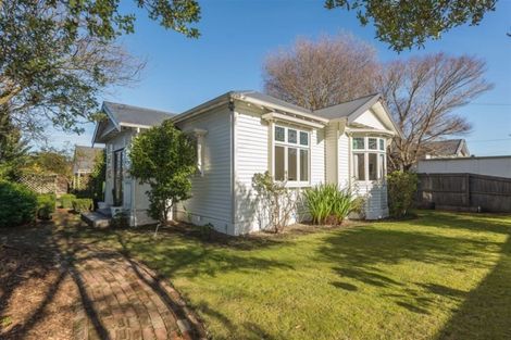 Photo of property in 124 Edward Avenue, Edgeware, Christchurch, 8013