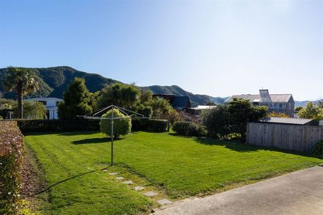 Photo of property in 35 Moana View Road, Waikawa, Picton, 7220