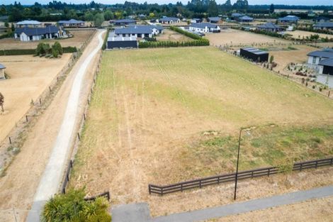 Photo of property in 15 Whitcombe Place, Darfield, 7571