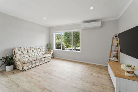 Photo of property in 7 Phoebe Meikle Place, Torbay, Auckland, 0630