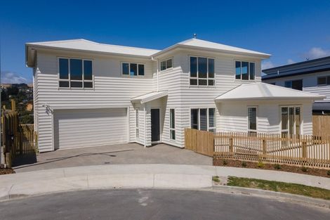 Photo of property in 7 Pine Hill Rise, Glenside, Wellington, 6037