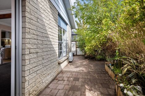 Photo of property in 2/165 River Road, Hamilton East, Hamilton, 3216