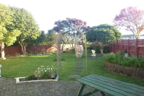 Photo of property in 2 Matuku Street, Heretaunga, Upper Hutt, 5018