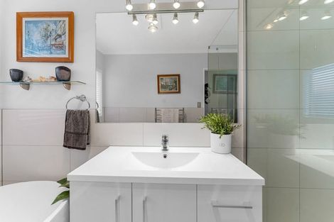 Photo of property in 2 Carlsberg Place, Papamoa Beach, Papamoa, 3118