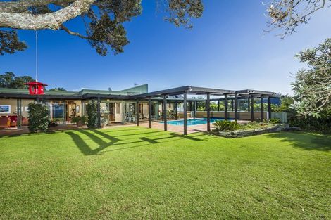 Photo of property in 275 Beach Road, Campbells Bay, Auckland, 0630