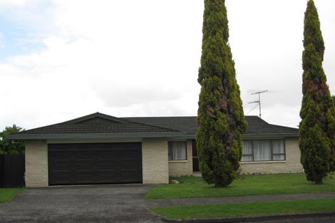 Photo of property in 71 Walter Strevens Drive, Conifer Grove, Takanini, 2112