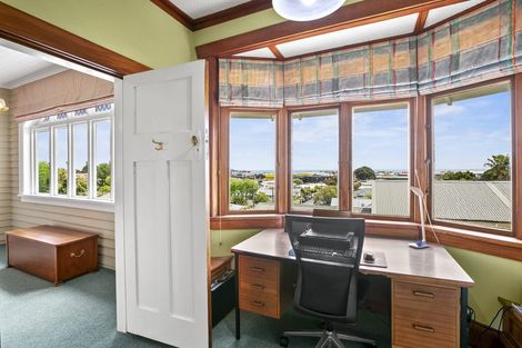 Photo of property in 33 Cameron Street, New Plymouth, 4310