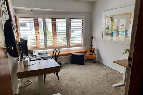 Photo of property in 107 Vauxhall Road, Narrow Neck, Auckland, 0624