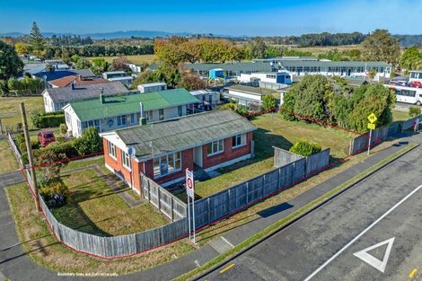 Photo of property in Clifton School, 71 Taumaihi Street, Bulls, 4818