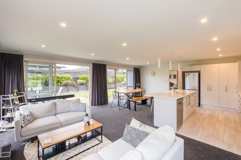 Photo of property in 10 Silicon Way, Fitzherbert, Palmerston North, 4410