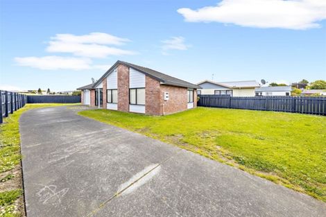 Photo of property in 27 Horlicks Place, Randwick Park, Auckland, 2105