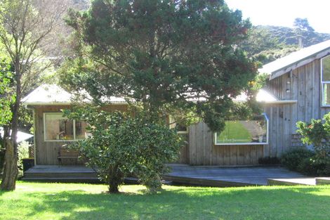 Photo of property in 11 Fawcett Road, Laingholm, Auckland, 0604