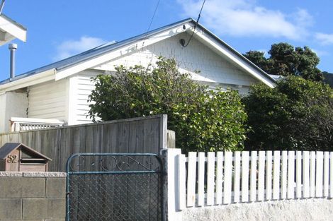 Photo of property in 50 Endeavour Street, Lyall Bay, Wellington, 6022