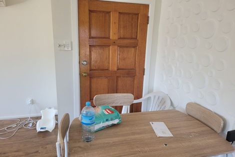 Photo of property in 21 Dundale Avenue, Blockhouse Bay, Auckland, 0600