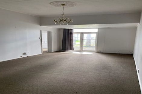 Photo of property in 24 Tiri Tiri Road, Birkdale, Auckland, 0626