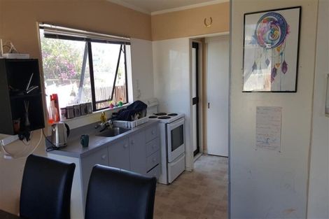 Photo of property in 9 Simcox Street, Otaki Beach, Otaki, 5512