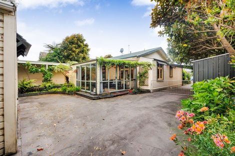 Photo of property in 4 Regent Street, Palmerston North, 4414