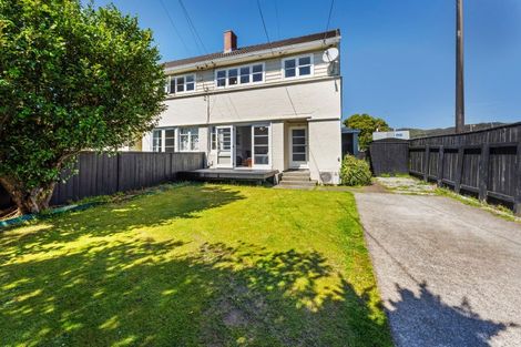 Photo of property in 44 Athlone Crescent, Avalon, Lower Hutt, 5011