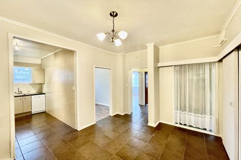 Photo of property in 13 Peter Terrace, Castor Bay, Auckland, 0620