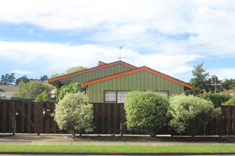 Photo of property in 34 Aviemore Drive, Highland Park, Auckland, 2010