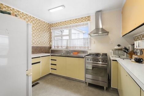 Photo of property in 24 Westview Grove, Miramar, Wellington, 6022