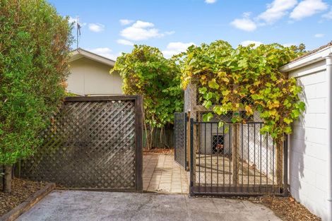 Photo of property in 2/2 Colenso Street, Sumner, Christchurch, 8081