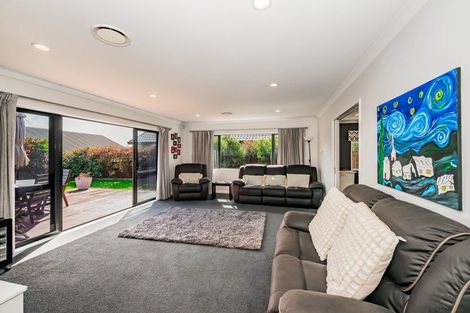 Photo of property in 8 Rifleman Lane, Paraparaumu Beach, Paraparaumu, 5032