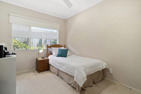 Photo of property in 2 San Fernando Way, Henderson, Auckland, 0612
