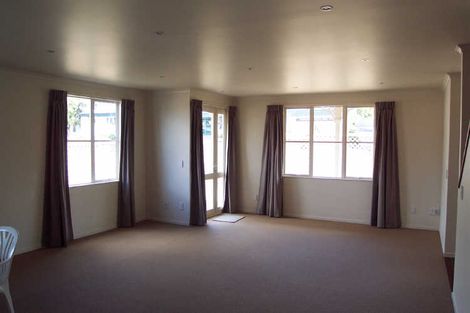 Photo of property in 2/3 Kent Road, Manurewa, Auckland, 2102