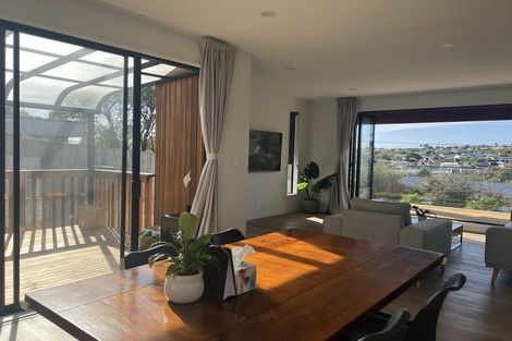 Photo of property in 26 Kiteroa Terrace, Rothesay Bay, Auckland, 0630