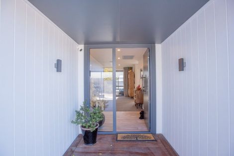 Photo of property in 18 Park Street, Winton, 9720