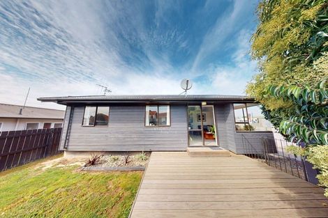 Photo of property in 2/685 Pioneer Highway, Highbury, Palmerston North, 4412