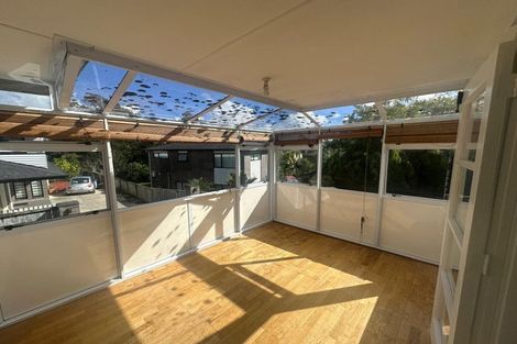 Photo of property in 8 Celsmere Lane, Te Atatu Peninsula, Auckland, 0610