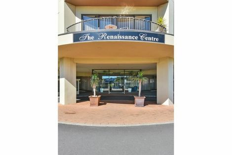 Photo of property in The Rennaissance, 15i/18 Ronwood Avenue, Manukau, Auckland, 2104