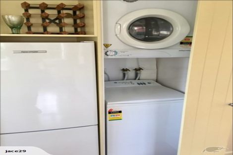 Photo of property in 10 Faulkner Road, Northcote Point, Auckland, 0627