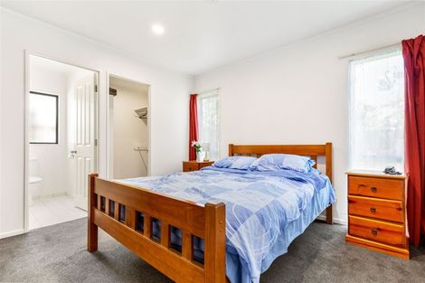 Photo of property in 22 Albizia Avenue, Henderson, Auckland, 0612