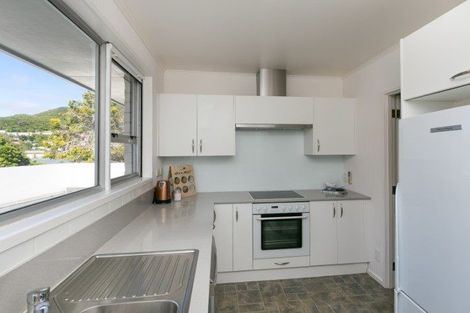 Photo of property in 5 Woodhouse Avenue, Karori, Wellington, 6012