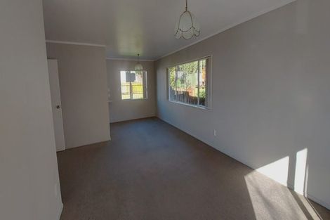 Photo of property in 187 Edmonton Road, Te Atatu South, Auckland, 0610
