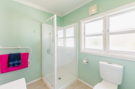 Photo of property in 35 Dale Road, Raumati South, Paraparaumu, 5032