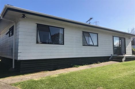 Photo of property in 2/31 Solveig Place, Randwick Park, Auckland, 2105