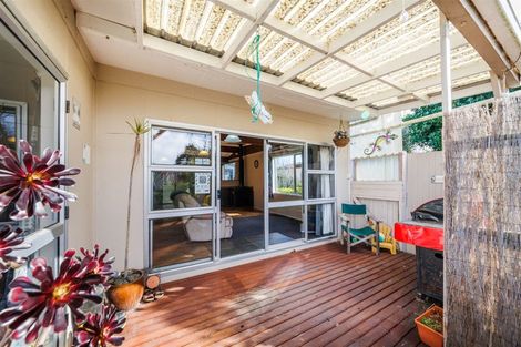 Photo of property in 20 Nuku Street, Tangimoana, 4822