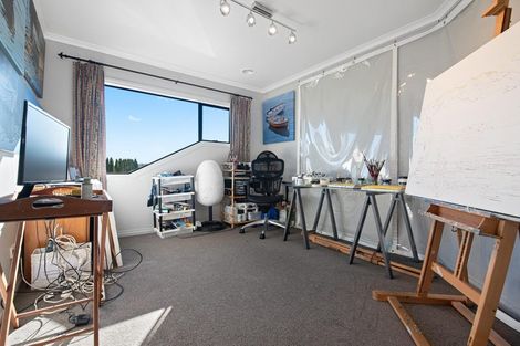 Photo of property in 35 Greenfield Drive, Western Heights, Hamilton, 3200