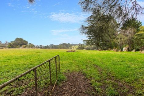 Photo of property in 43 Candia Road, Swanson, Auckland, 0614
