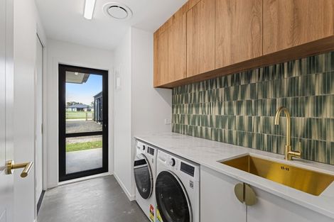 Photo of property in 16 Coates Lane, Te Poi, 3473
