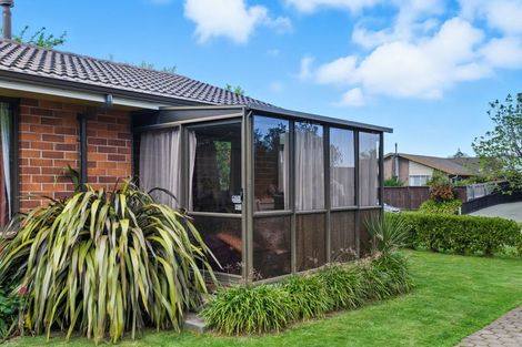 Photo of property in 12 Harkness Place, Avonhead, Christchurch, 8042