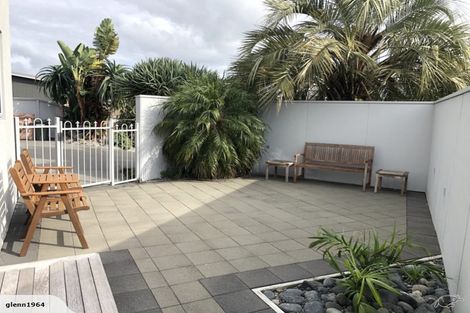 Photo of property in 15 Miami Place, One Tree Point, 0118