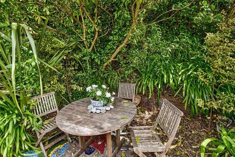 Photo of property in 9 Bushland Grove, Paparangi, Wellington, 6037