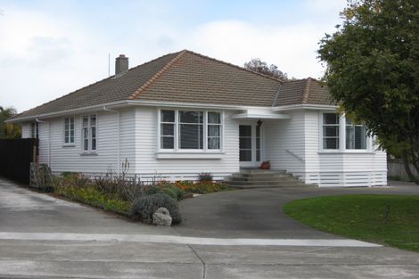 Photo of property in 28 Tauroa Road, Havelock North, 4130