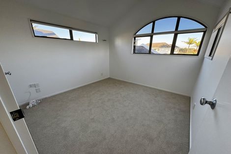 Photo of property in 2/321 Lake Road, Hauraki, Auckland, 0622